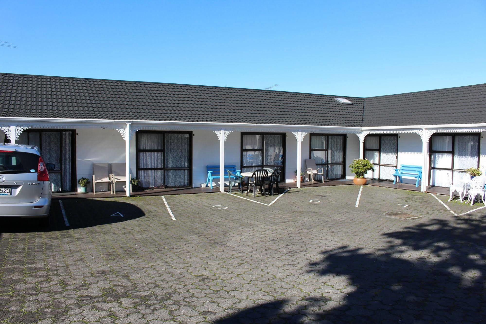 Papakura Pioneer Motor Lodge & Motel Exterior foto